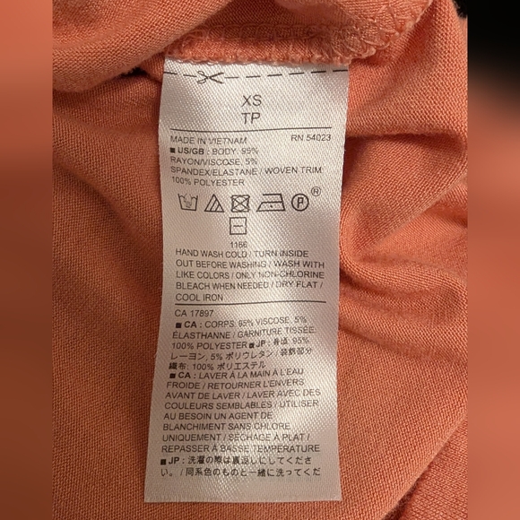 3/$20 Banana Republic Basic Sleeveless Top, XS - Picture 4 of 4